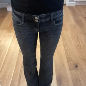 Snygga,bekväma  - Ett bar superfina Jeans som tyvärr inte har gått till anvädning. 