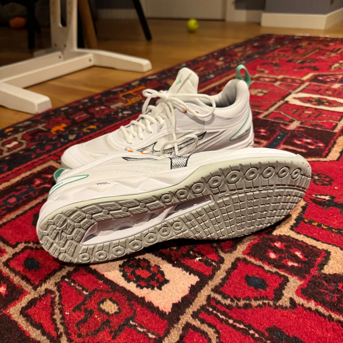 Mizuno inneskor vita - 4