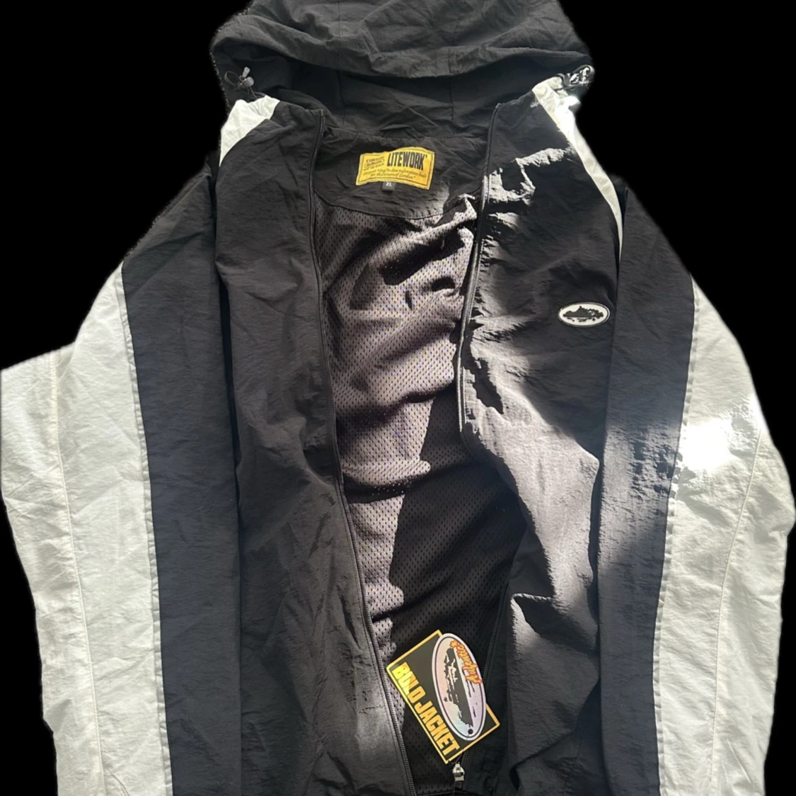 Svartvit vindjacka från corteiz 