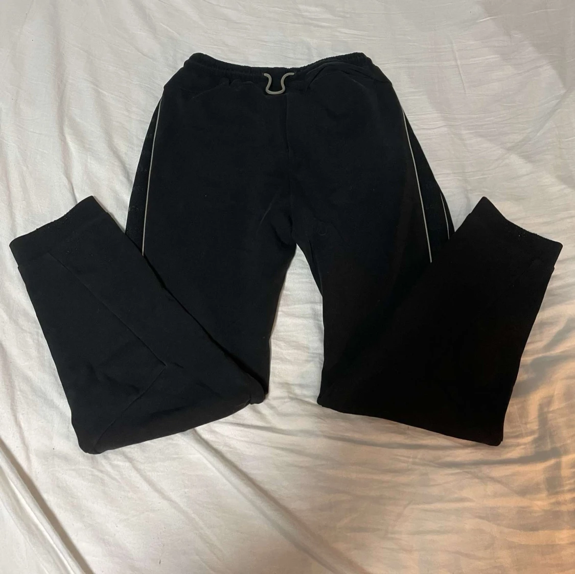 Svarta Hugo boss mjukisbyxor med snörning - 1