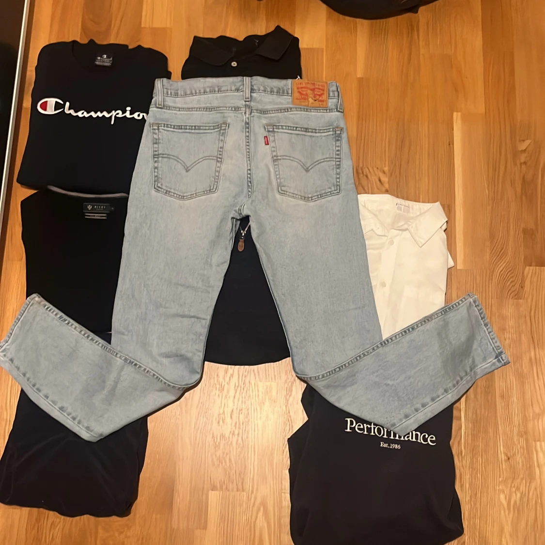 Flera snygga kläder till bra pris!  - 2