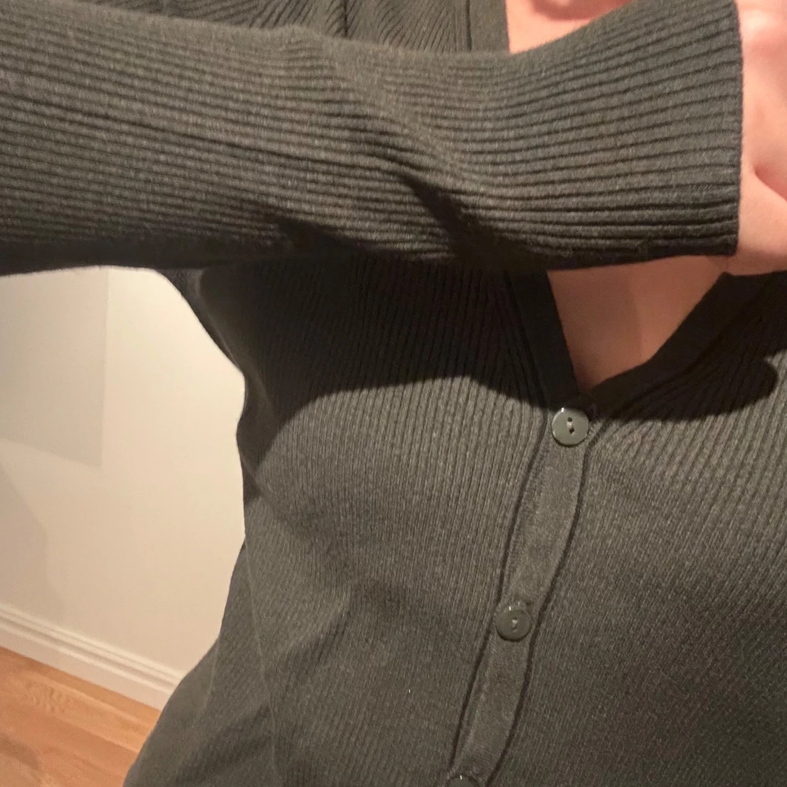 Mörkgrön ribbad kofta från MNG - 3