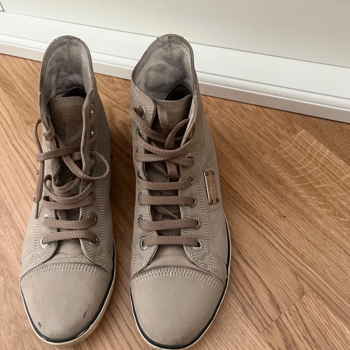 Beige sneakers från Walking Milano - 3