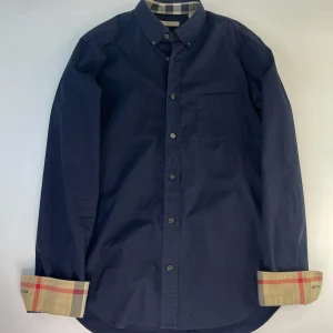Burberry skjorta - Skick: 9/10