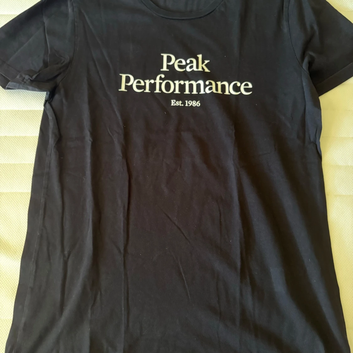 Svart Peak Performance t-shirt