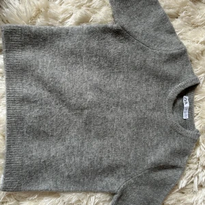 Stickad T-shirt - Fin stickad T-shirt ifrån Zara!!❤️