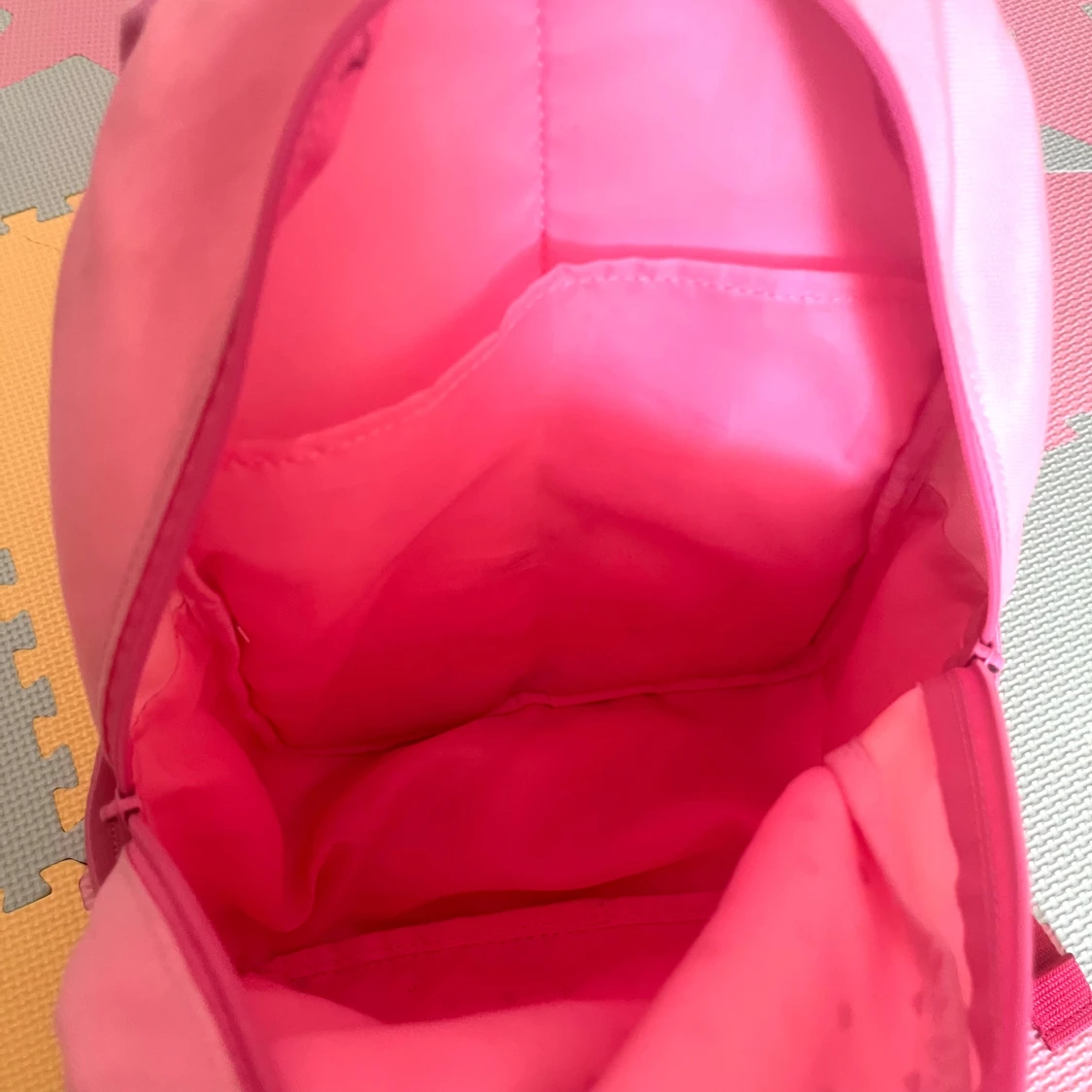 Hello Kitty rosa ryggsäck med prickar - 3