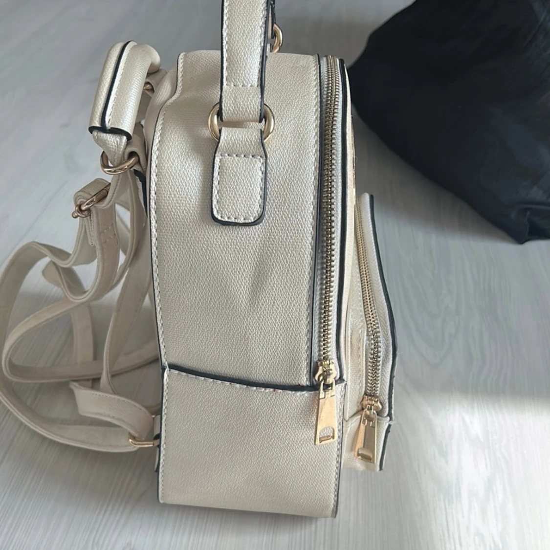 Beige ryggsäck från Michael Kors - 2