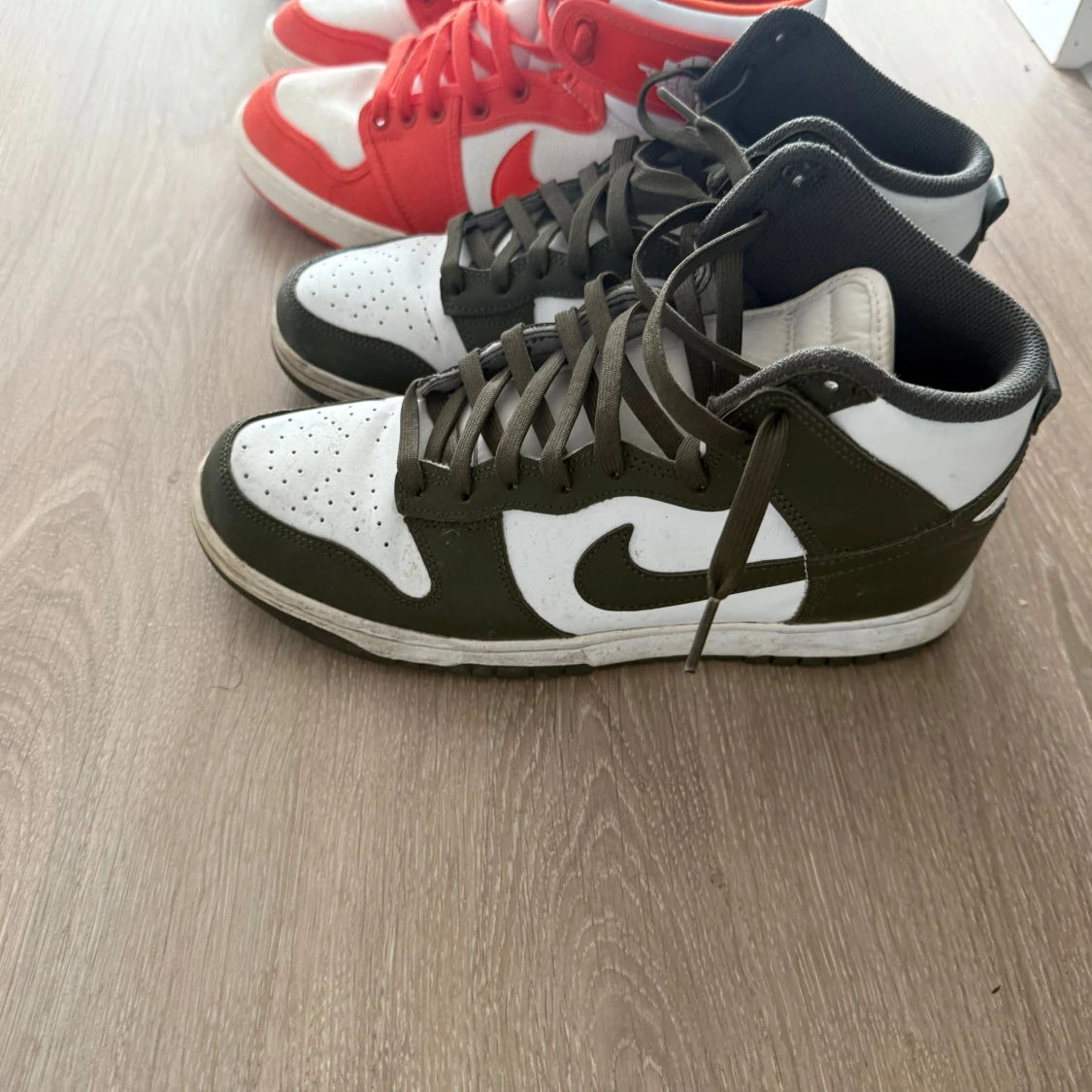 Nike sneakers i olika färger och modeller - 1