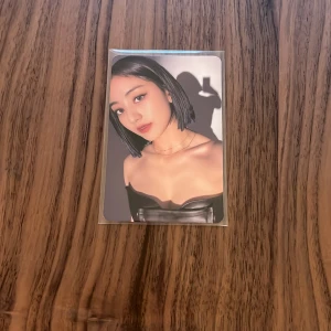 Jihyo från twice photocard - Ett Jihyo photocard från Between 1&2 era. Jag samlar inte på kpop kort längre så säljer massor! Gå in på min profil för att se fler:) 