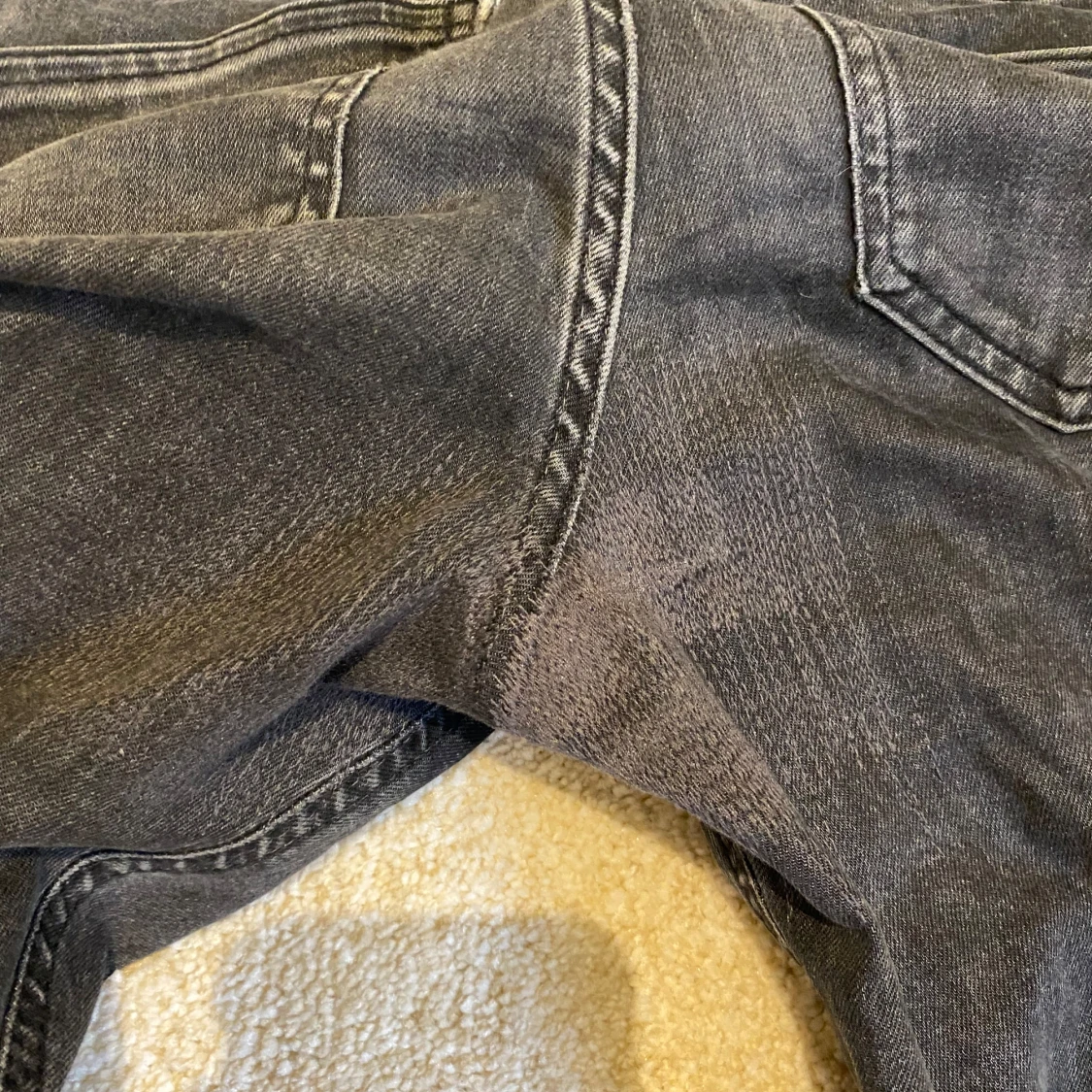 Svarta bootcut jeans - 4