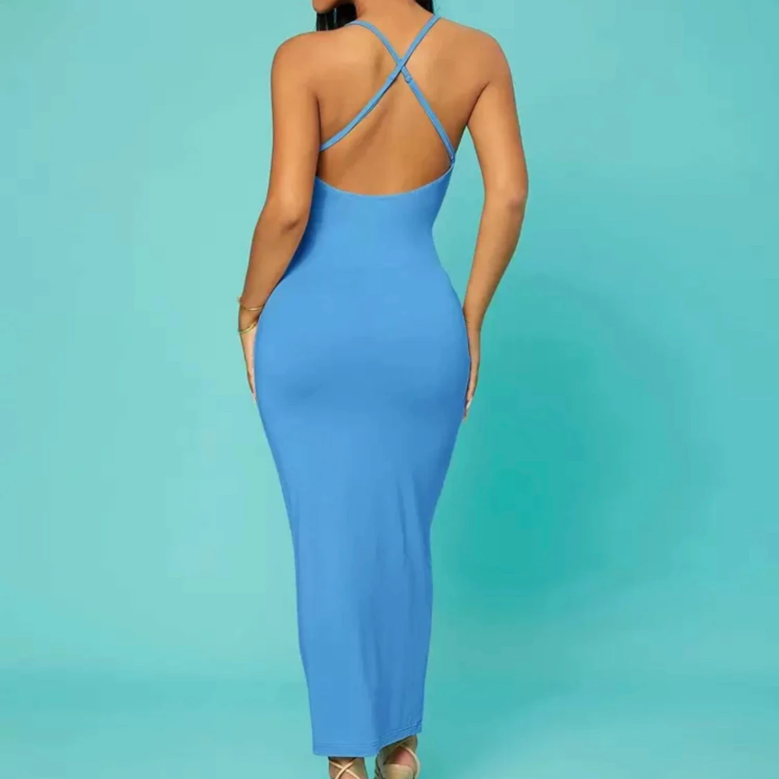 Blå långklänning med smala axelband - 1