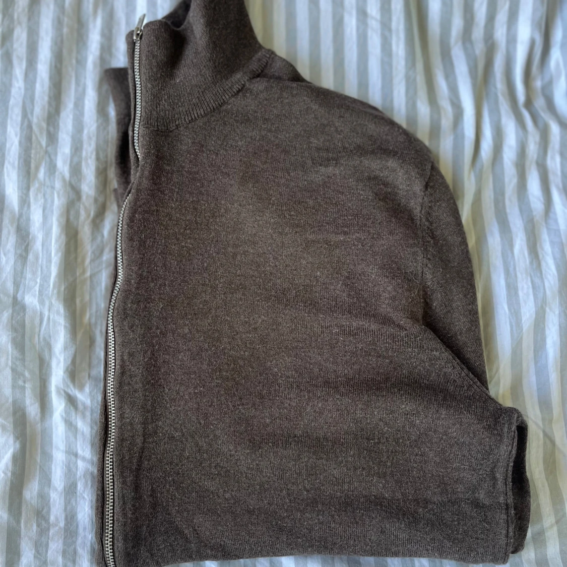 Brun stickad kofta från Lindbergh - 2