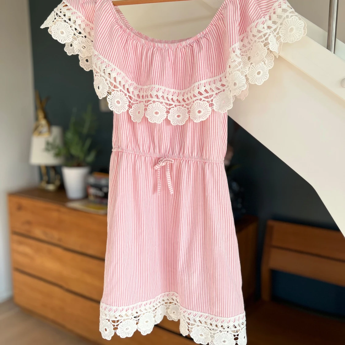 Rosa och vit randig kortklänning xxs