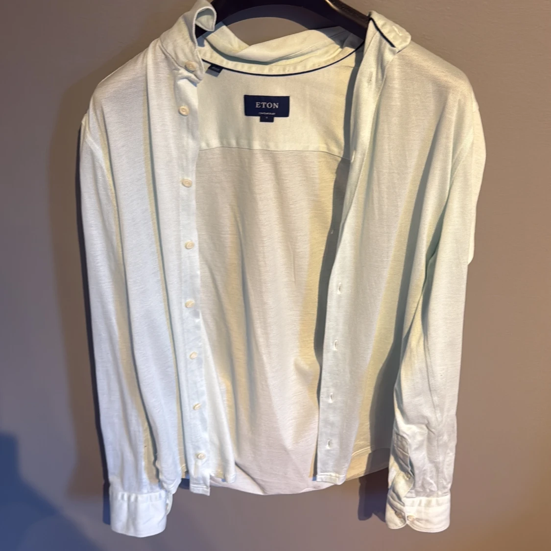 Väldigt ljusblå skjorta från Eton, storlek S