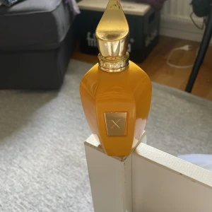 Xerjoff Erna pura gold - Knappt använd, felköp från vinted. 
