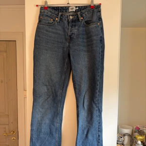 Blå jeans från lager 157 - Snygga klassiska blå jeans från 157 Icon med straight fit. stl M. fint skick