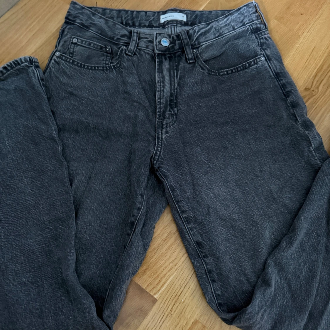Gråa wide jeans från Gina tricot - 1