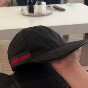 Fin keps helt ny  - Hej säljer mina kepsar helt ny och bra snygg 