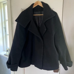 ARKET jacka - Större storlek då jag ville oversize, men jag bör vanligtvis xs-s