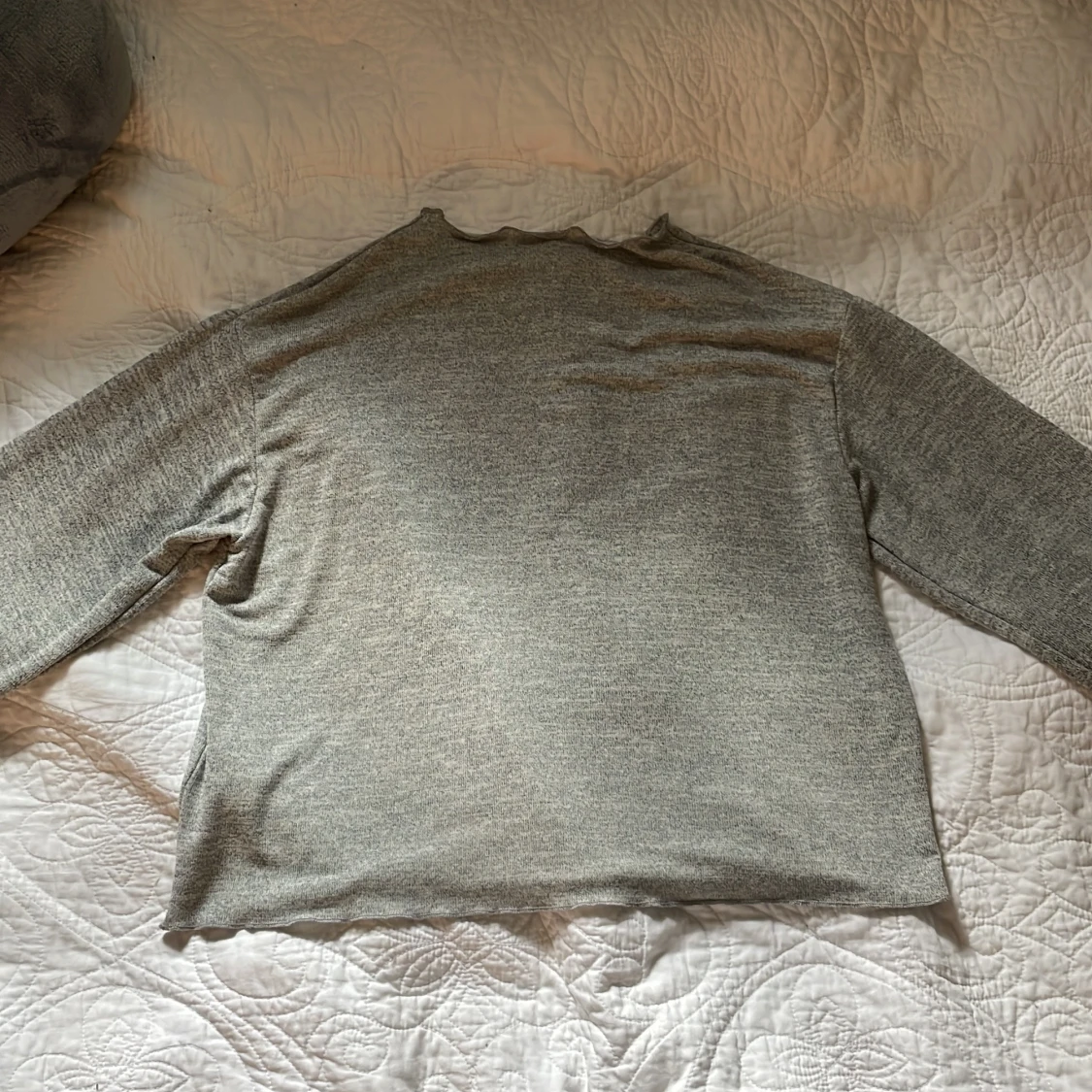 Grå croppad långärmad tröja Dazy - 1