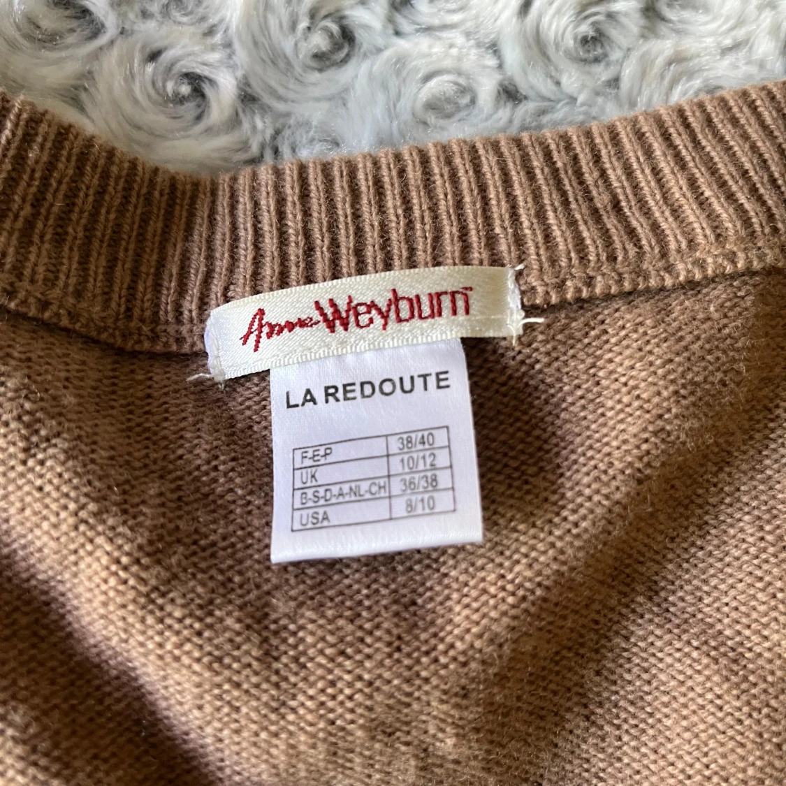 Beige kofta från Anne Weyburn - 1