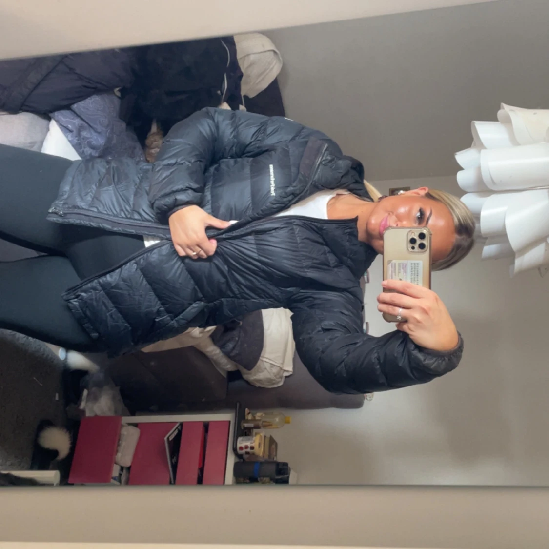 Svart dunjacka från Peak Performance - 2