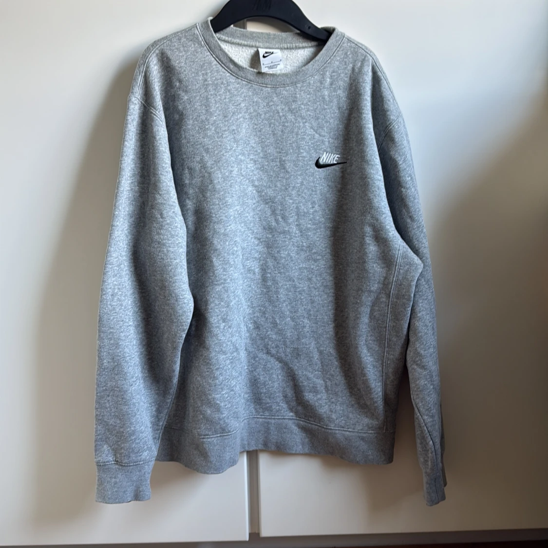 Grå sweatshirt från Nike i medium