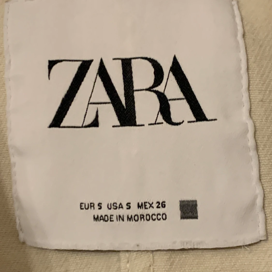 Beige kappa i jeanstyg från Zara  - 2