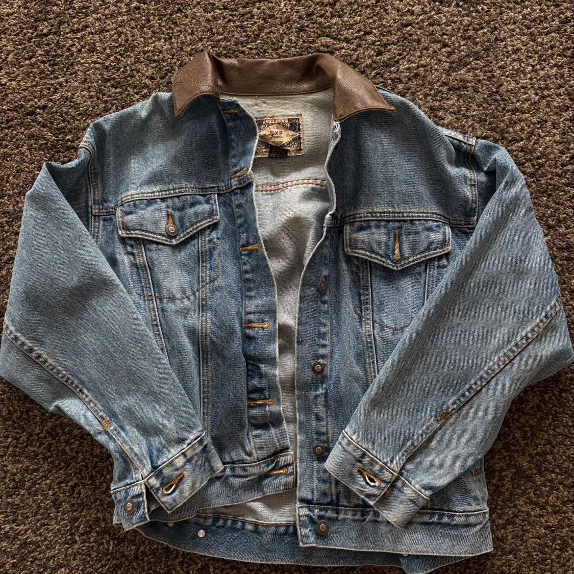 Jeansjacka från Express EXP med skinnkrage