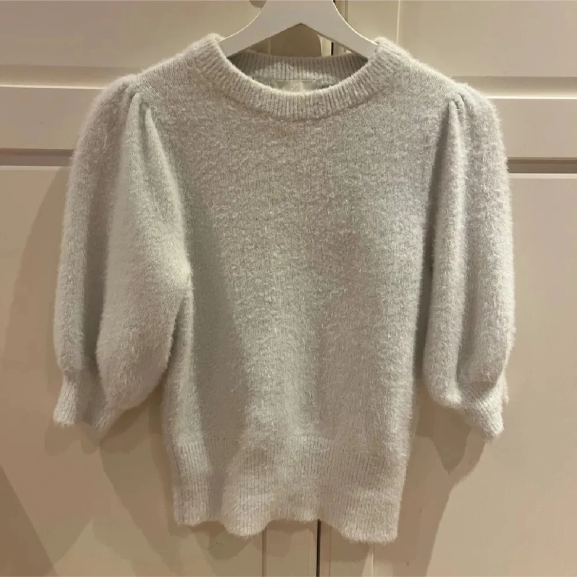 Vit stickad tröja - 2