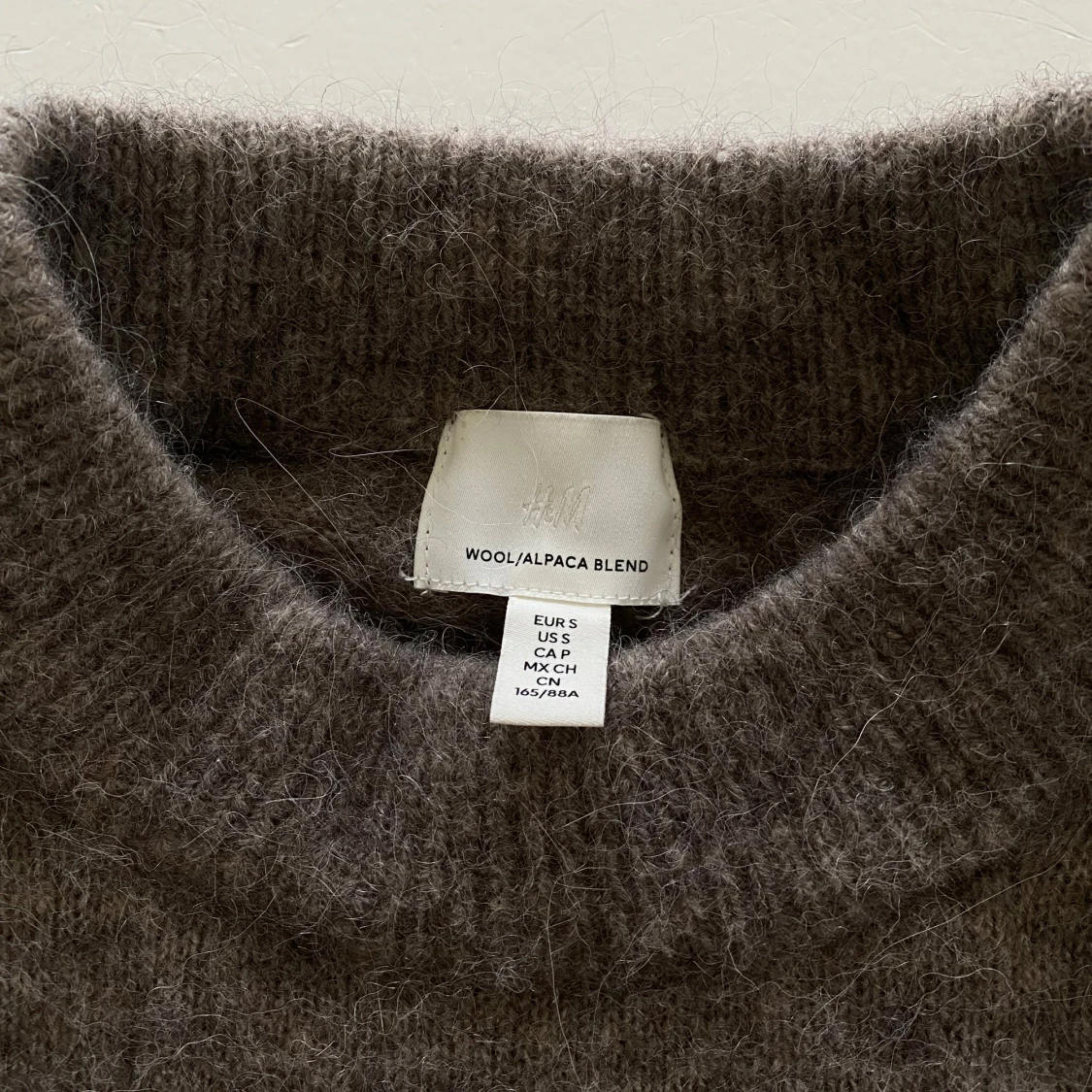 Brun stickad tröja från H&M - 1