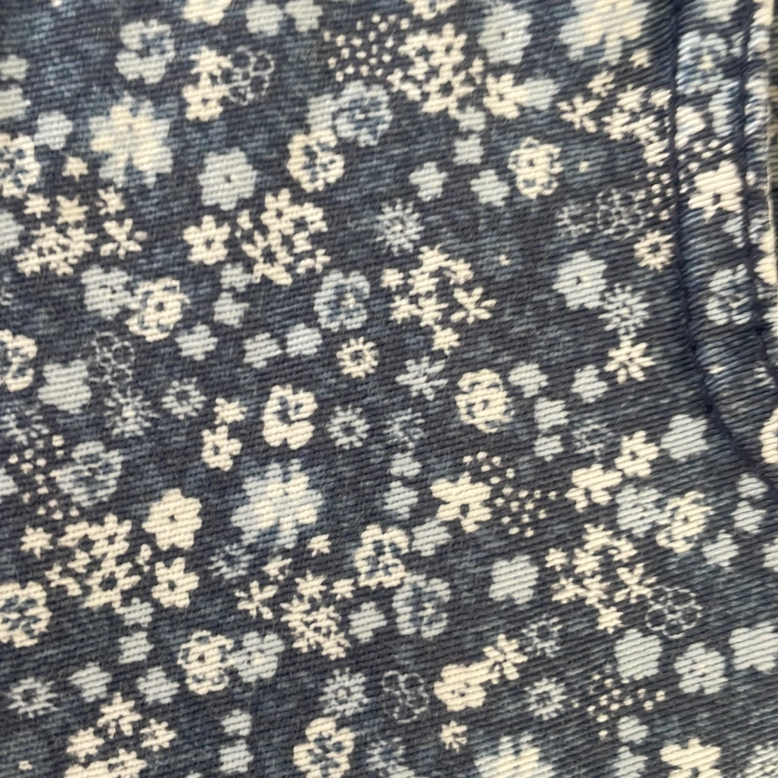 Blommiga jeansshorts från H&M - 3