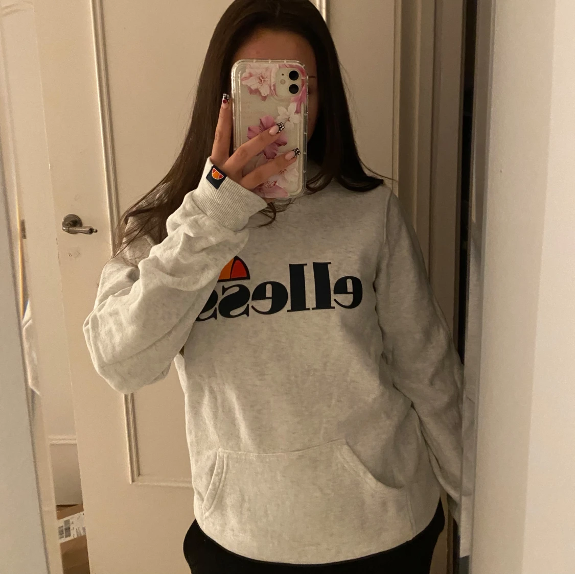 Grå Ellesse hoodie med logga