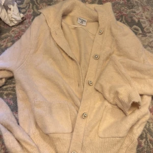 Rosa kofta  - Jätte söt rosa kofta köpt på Ullared