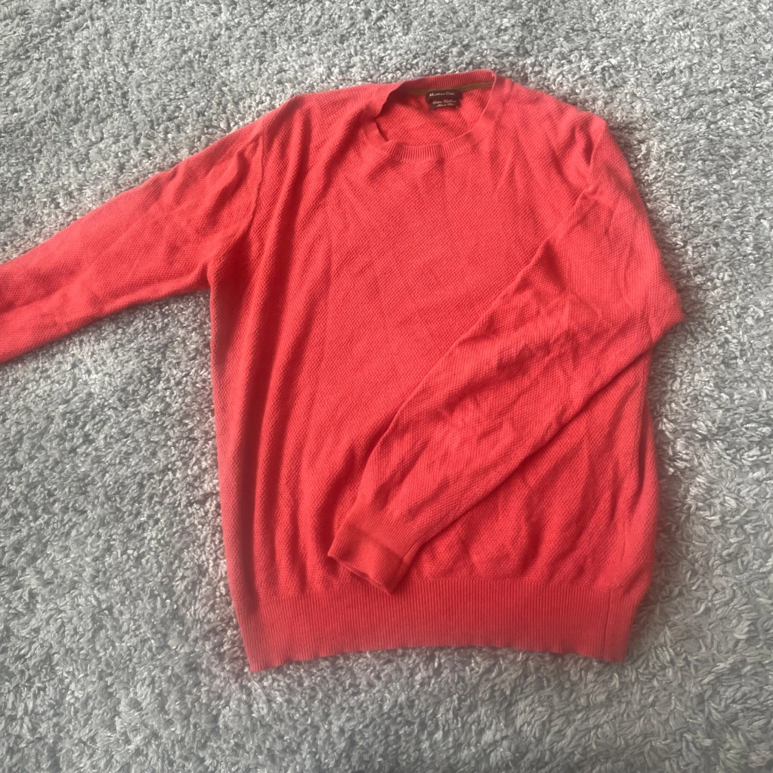 Röd stickad tröja från Massimo Dutti