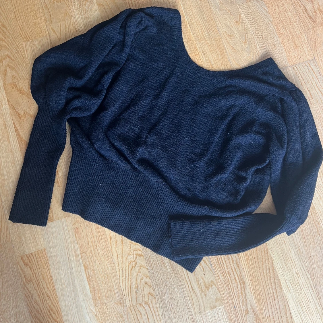 Svart omlottstickad tröja Ivyrevel