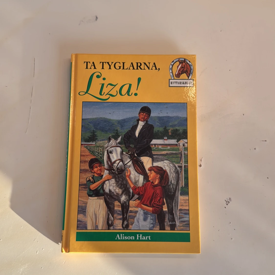 Alison Hart böcker  - 3