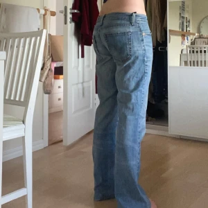 Levi’s jeans - Bootcut jeans från Levis, i model 529. W30 och L32 Innerbenslängden är 74 cm