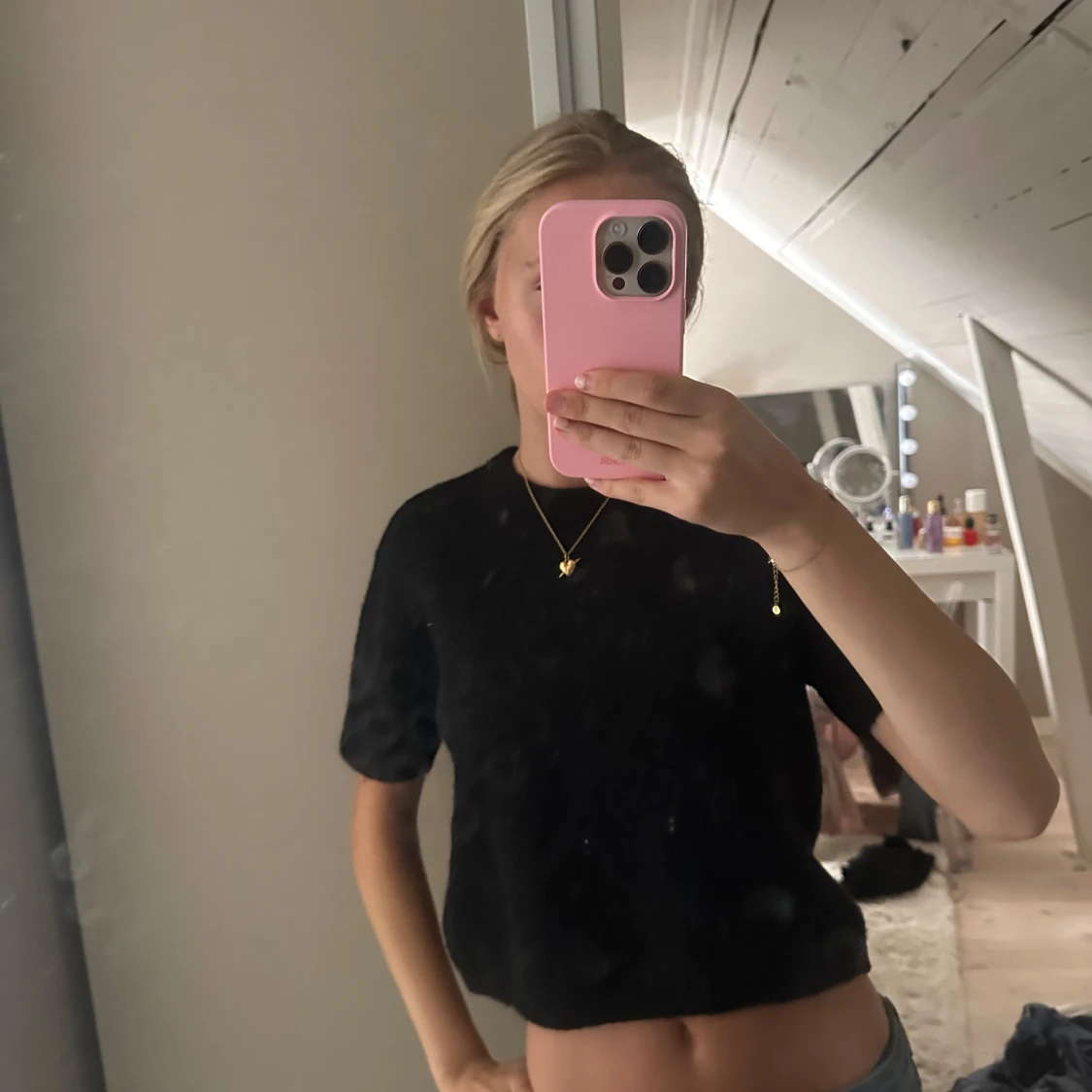 Svart croppad stickad tröja