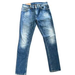 DONDUP JEANS - Dondup jeans - Storlek 32 Längd: 102cm/Midija:39cm - hör av dig vid minsta fundering// Deluxecloset 