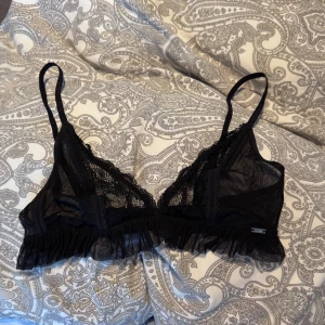 Bh - Oanvänd bh/ bralette storlek S/m, fräsch och inga defekter.