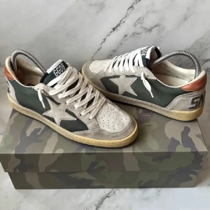 Golden goose Ball star - Säljer mina super coola Golden goose ”Ball star” skorna är i st 39 men passar bättre på den som har st 40-40,5🌟Endast skorna ingår. Vid frågor eller mer bilder är det bara att höra av dig😀  kan gå ner i pris.