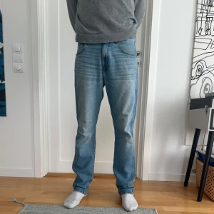 Wrangler Jeans - 30/32 Inga defekter. Modellen är runt 183-185