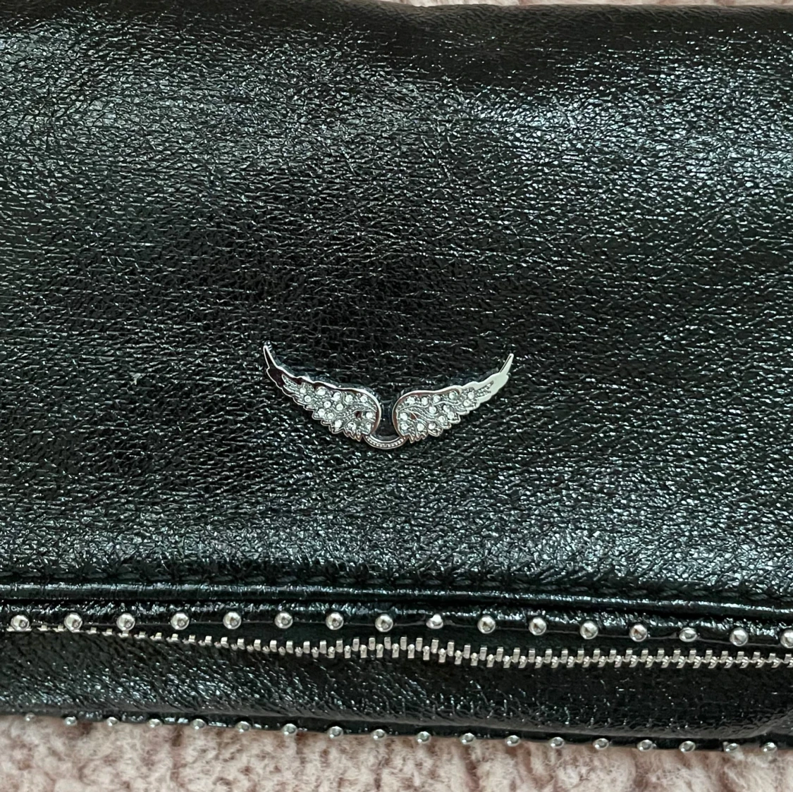 Svart axelväska med kedjedetaljer - 1