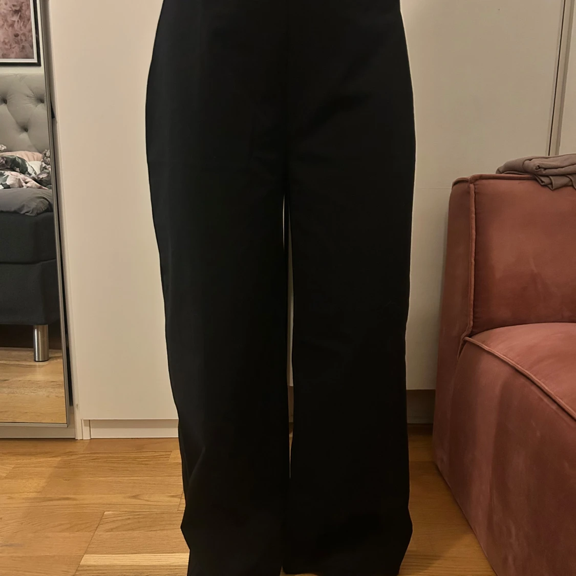 Svarta vida kostymbyxor från MNG - 2