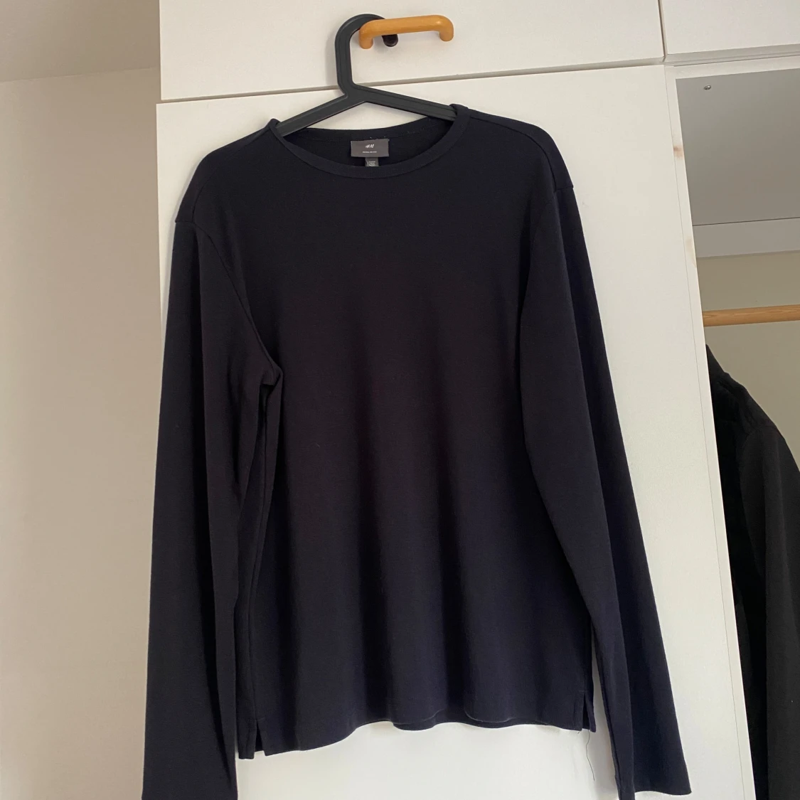 Svart långärmad tröja från H&M - 3