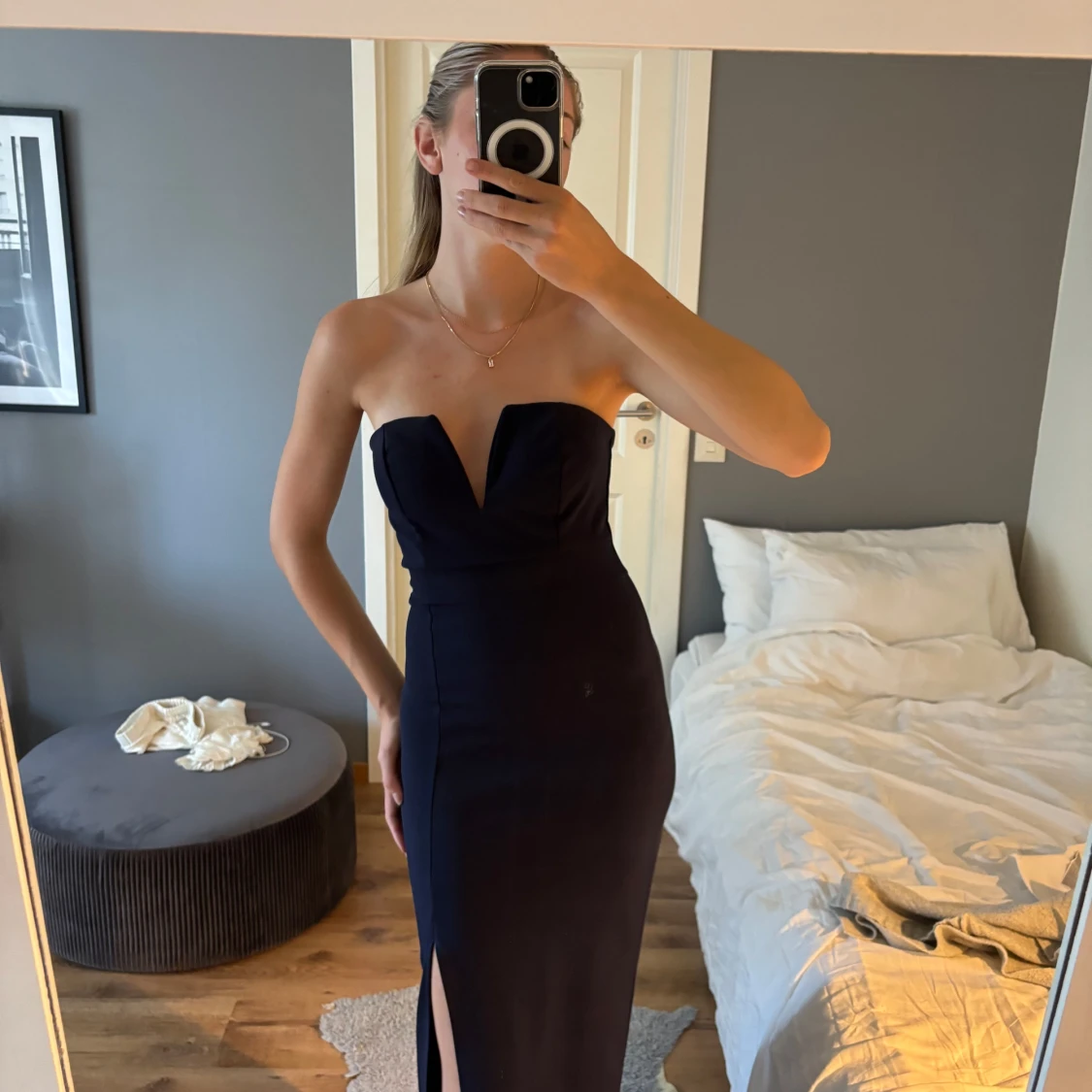 Marinblå axelbandslös långklänning - 1