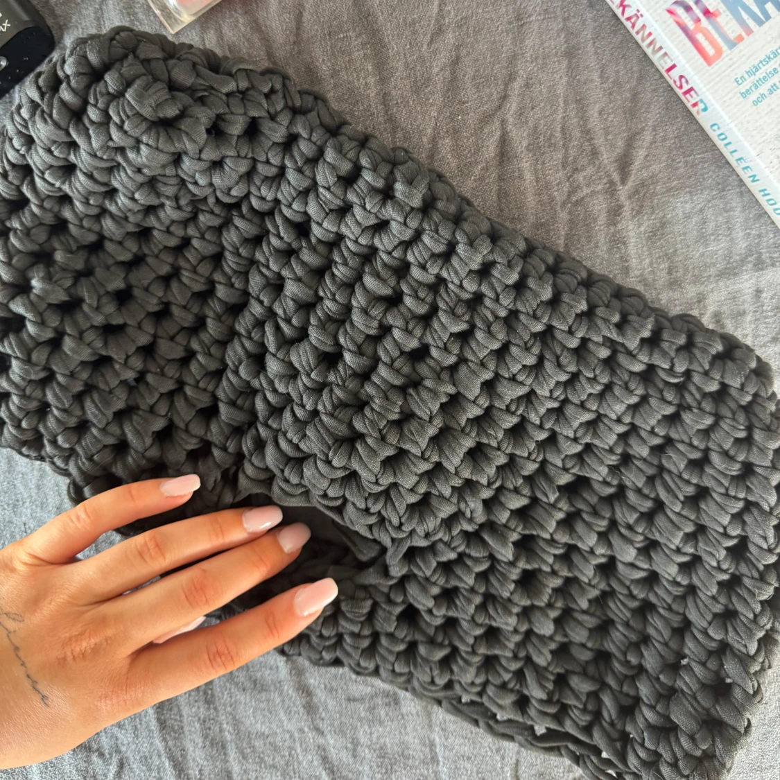 Svart stickad väska - 3