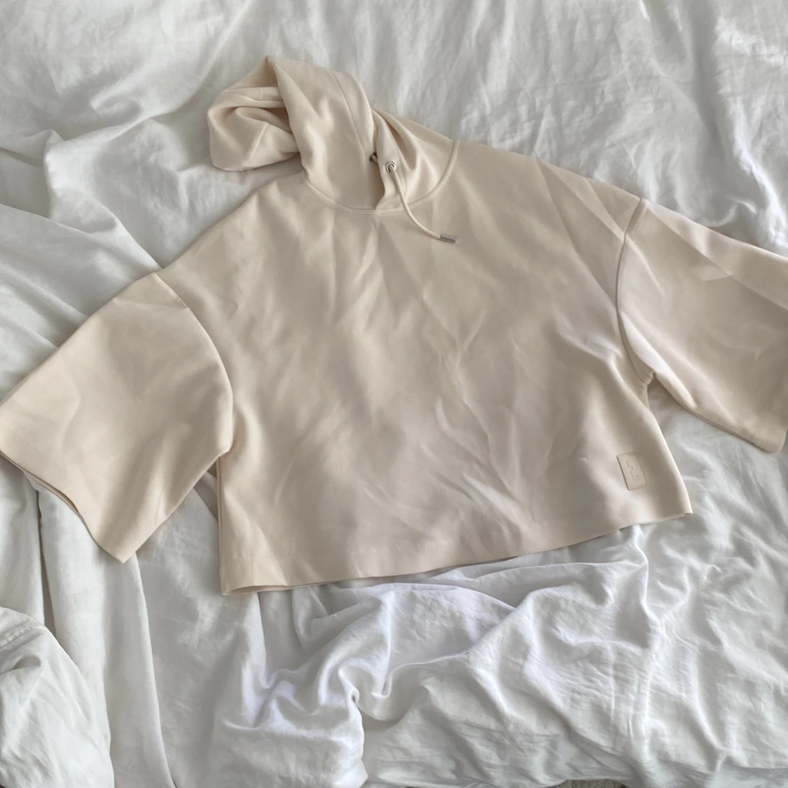 Beige trekvart ärmad hoodie 